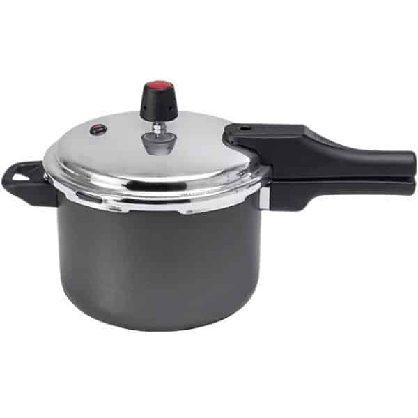Imagem da panela de pressão Multiflon Induct no formato quadrado com foco nos detalhes visuais